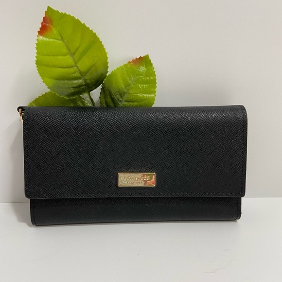 ♠️KATE SPADE♠️GORGEOUS BLACK WALLET OR WRISTLET♠️5 CARD SLOTS & 2 LONG SLOTS.